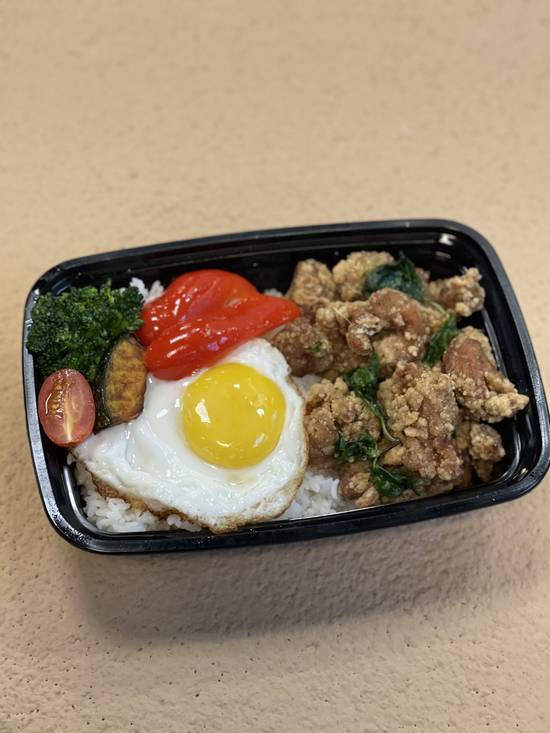D3. 志彤香酥雞丁飯 / Signature Taiwanese Popcorn Chicken Bento (Plain Rice)
